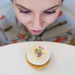 gratisography-woman-cupcake